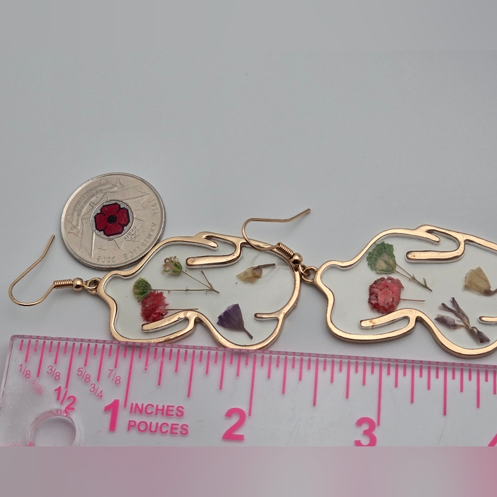 Resin Botanical Flower Silhouette Earrings Real Dried Flowers Body Form 2” - Picture 10 of 10
